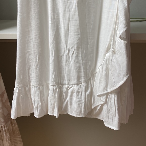 Altar’d State white mini wrap dress. NEW with tags - Picture 4 of 4